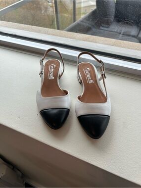 L'INTERVALLE White Slingback Flats with Black Cap-Toe